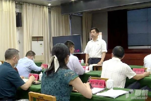 王靖华调研.jpg
